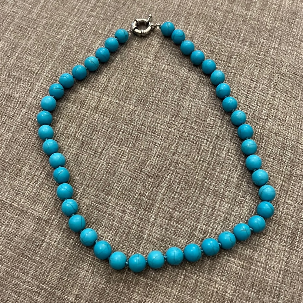 Turquoise beaded necklace